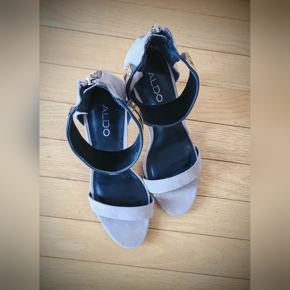 Aldo Tormini Tan Open Toe Heels, size 9. - Picture 8 of 8